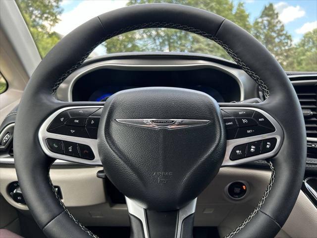 used 2024 Chrysler Pacifica car, priced at $29,995