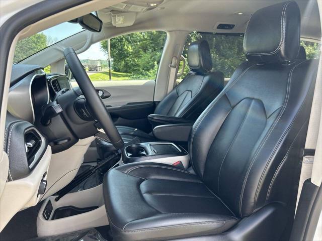 used 2024 Chrysler Pacifica car, priced at $29,995