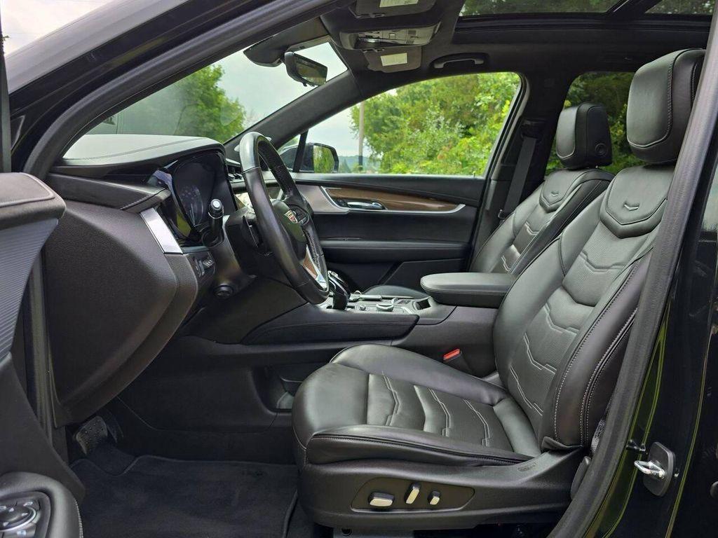 used 2023 Cadillac XT6 car, priced at $34,766