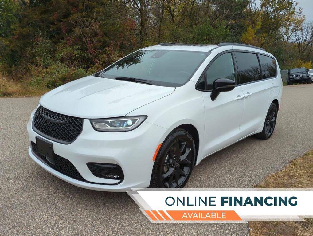used 2025 Chrysler Pacifica car, priced at $32,940