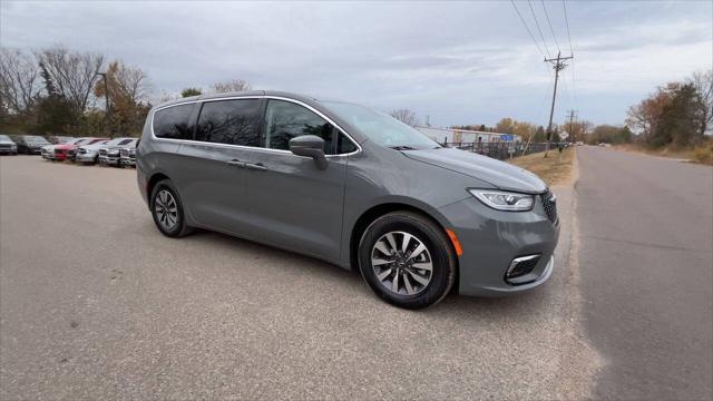 used 2022 Chrysler Pacifica Hybrid car, priced at $28,941