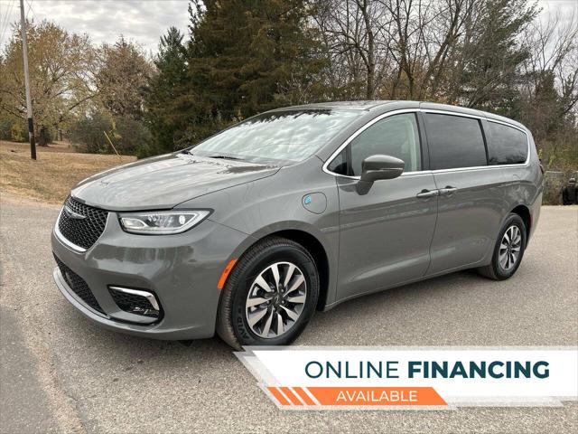 used 2022 Chrysler Pacifica Hybrid car, priced at $28,941