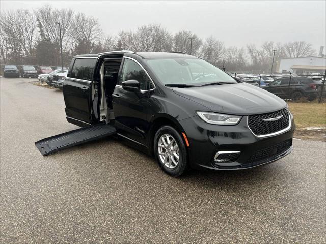 used 2021 Chrysler Pacifica car, priced at $38,524