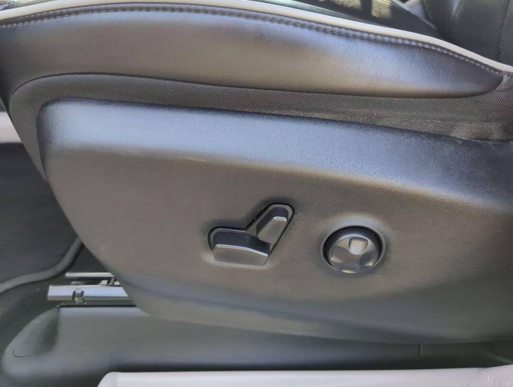 used 2023 Chrysler Pacifica Hybrid car, priced at $28,453