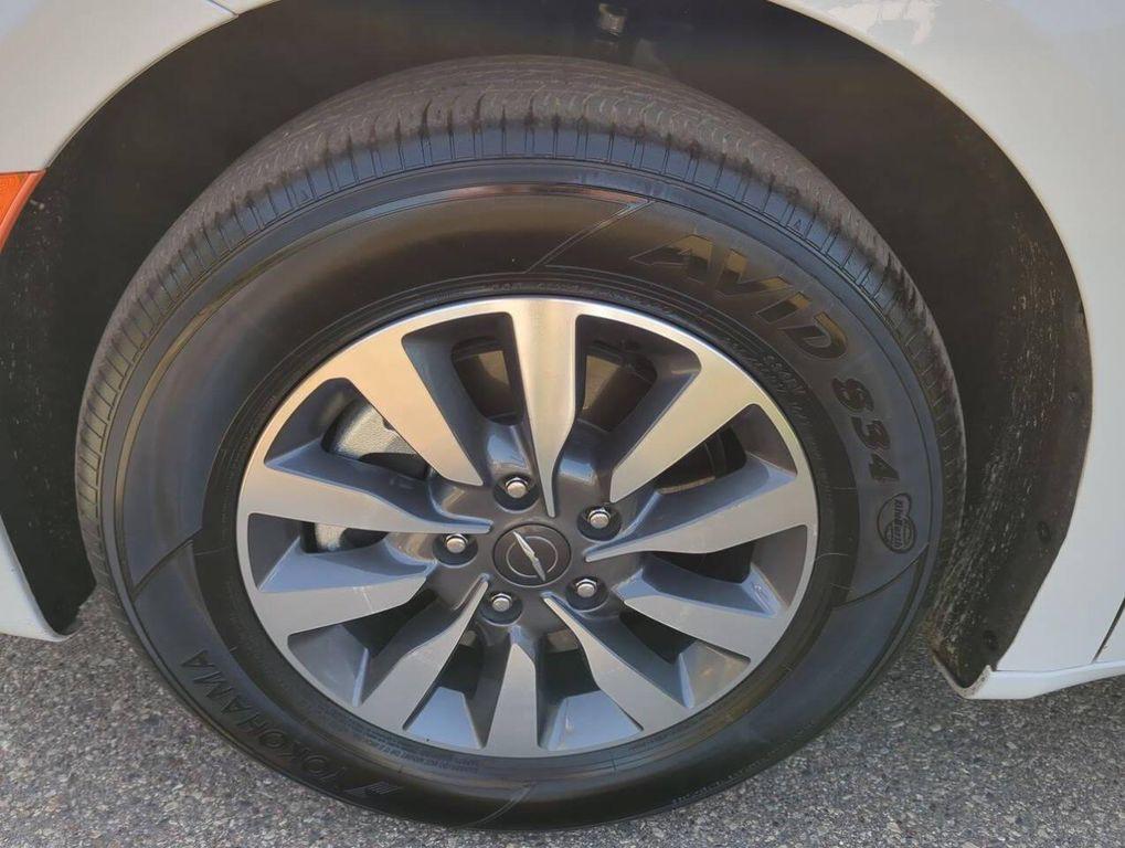 used 2023 Chrysler Pacifica Hybrid car, priced at $28,453