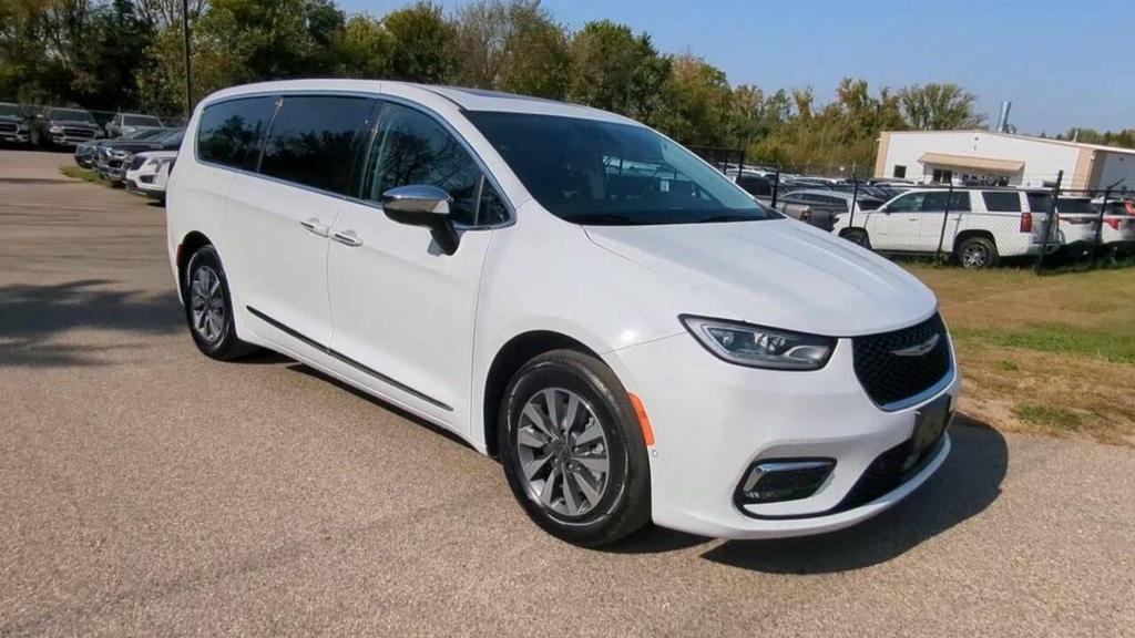 used 2023 Chrysler Pacifica Hybrid car, priced at $28,453