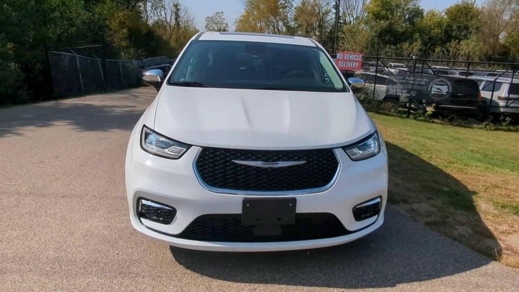 used 2023 Chrysler Pacifica Hybrid car, priced at $28,453