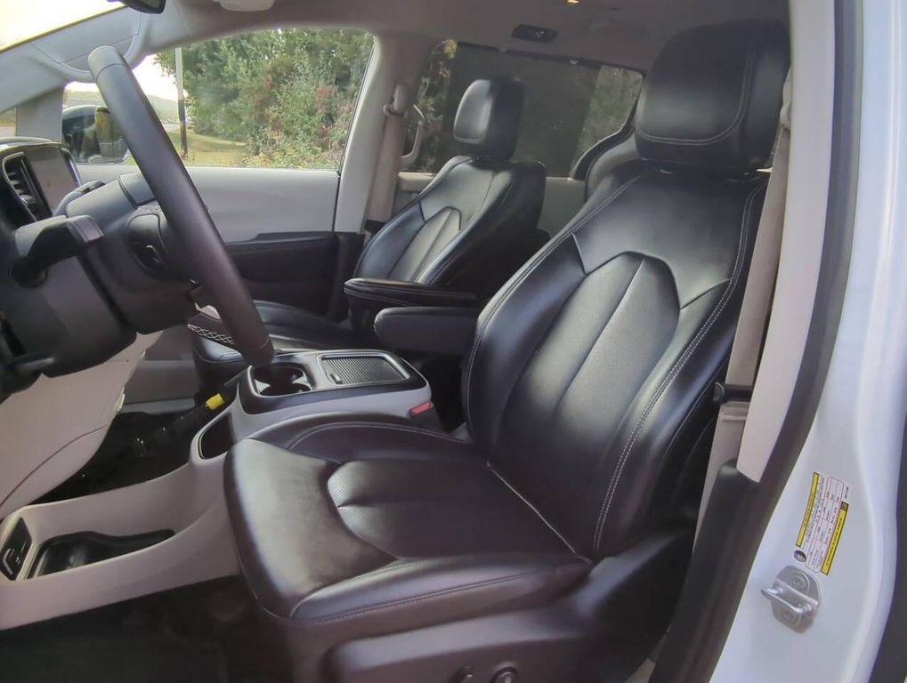 used 2024 Chrysler Pacifica car, priced at $29,537