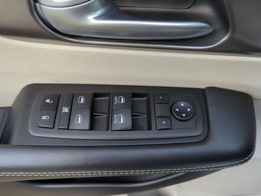 used 2024 Chrysler Pacifica car, priced at $29,537