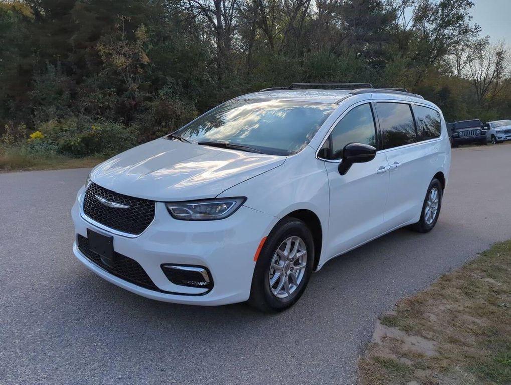 used 2024 Chrysler Pacifica car, priced at $29,537