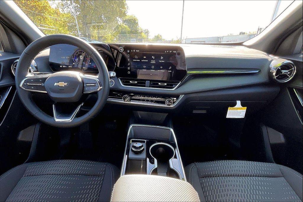 new 2026 Chevrolet Equinox car, priced at $30,820