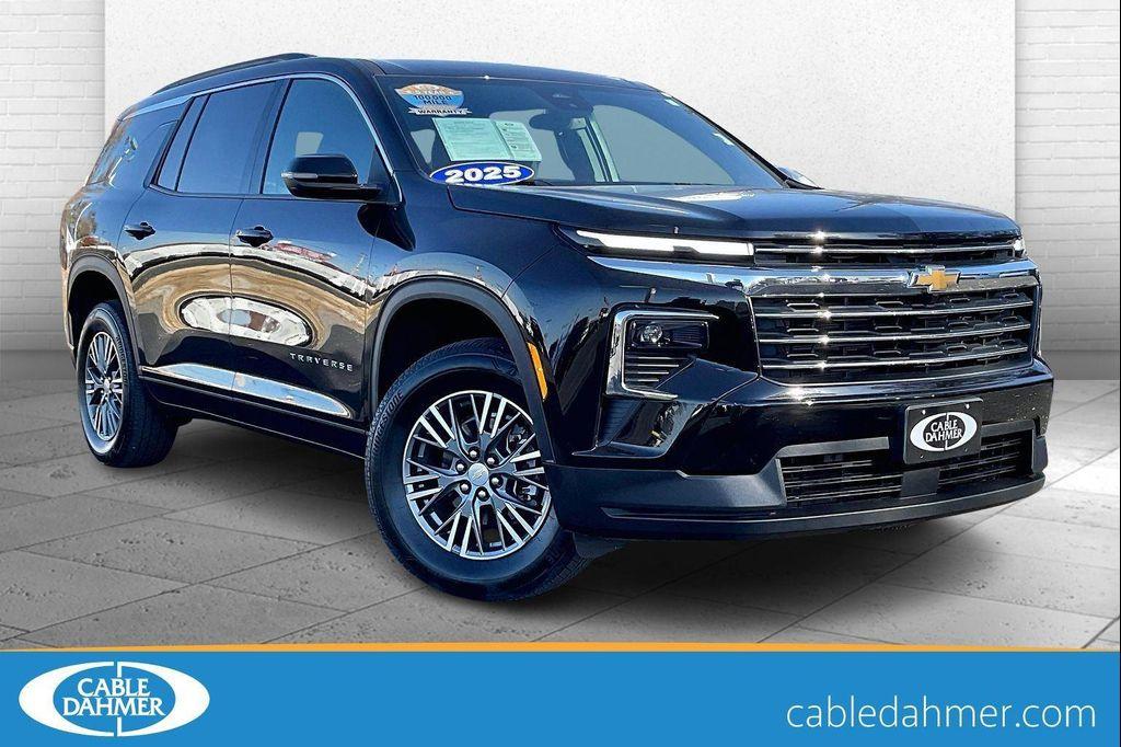 used 2025 Chevrolet Traverse car, priced at $34,200