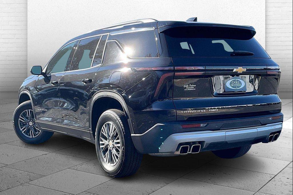 used 2025 Chevrolet Traverse car, priced at $34,200