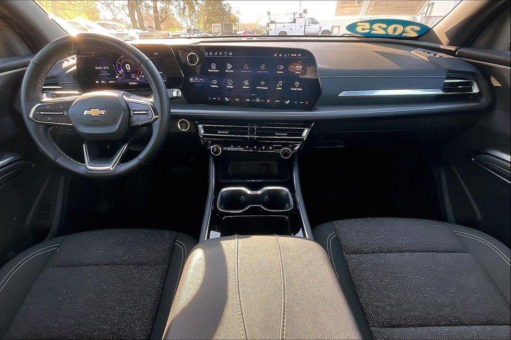 used 2025 Chevrolet Traverse car, priced at $34,200