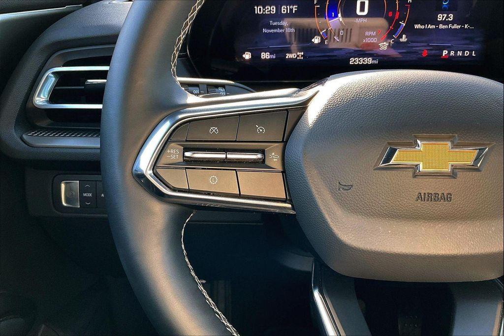 used 2025 Chevrolet Traverse car, priced at $34,200