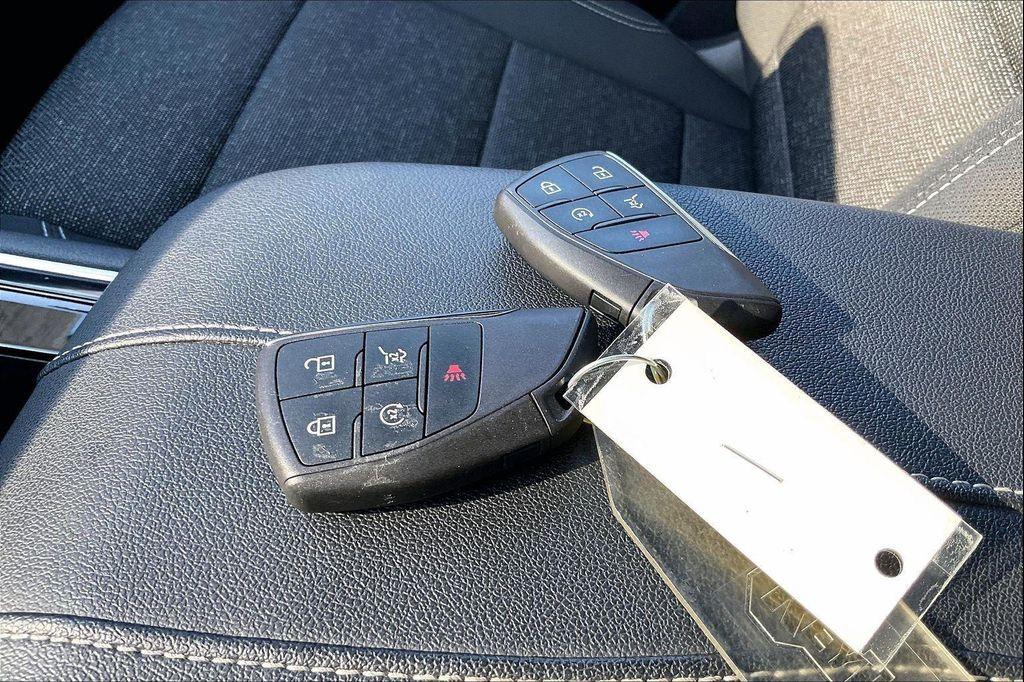 used 2025 Chevrolet Traverse car, priced at $34,200