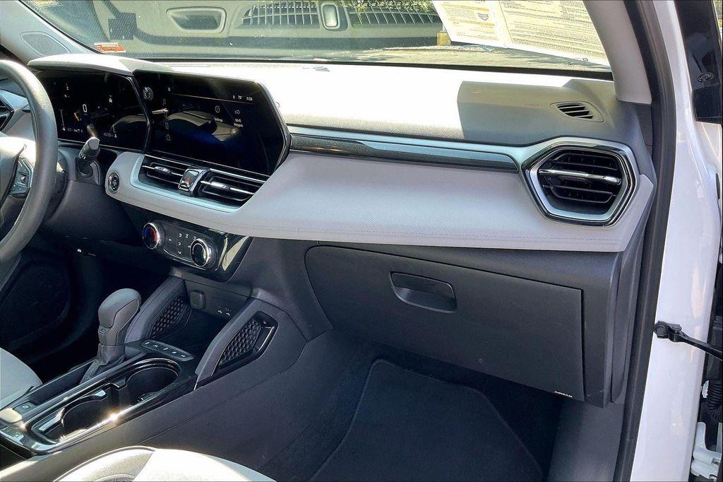used 2024 Chevrolet TrailBlazer car, priced at $23,300
