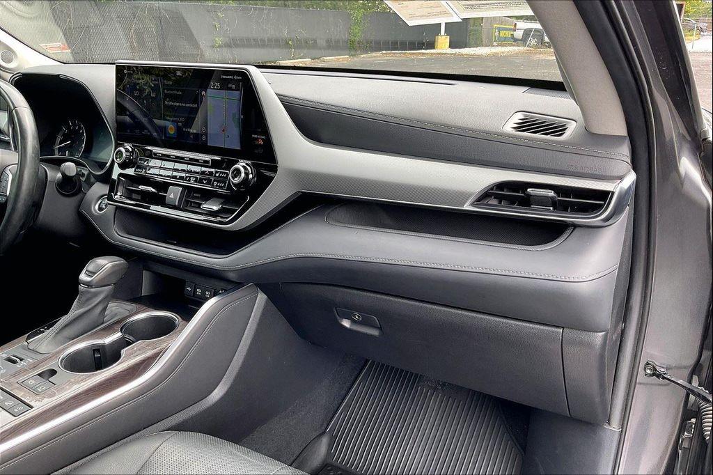 used 2021 Toyota Highlander car, priced at $36,000