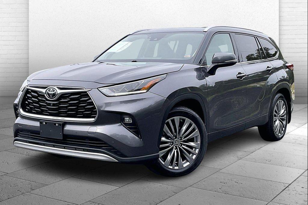 used 2021 Toyota Highlander car, priced at $36,000