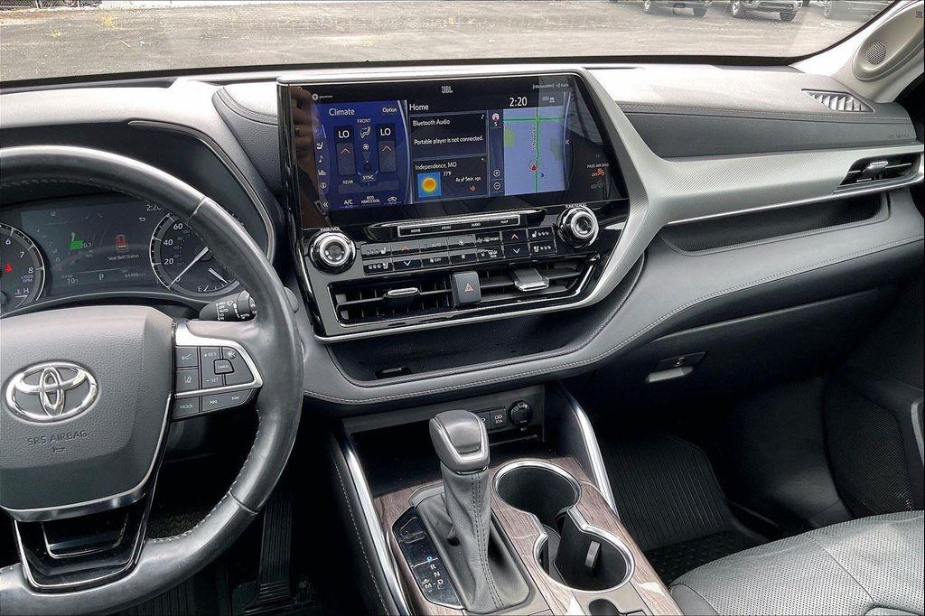 used 2021 Toyota Highlander car, priced at $36,000
