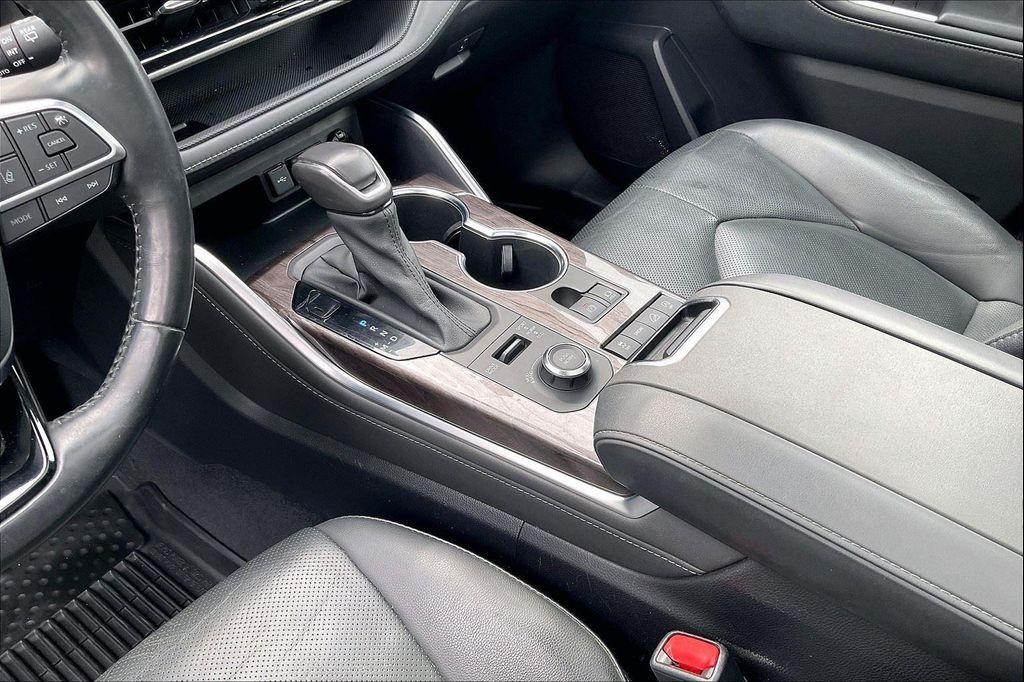 used 2021 Toyota Highlander car, priced at $36,000