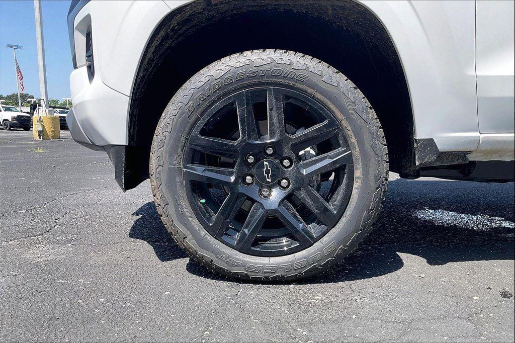 new 2025 Chevrolet Colorado car, priced at $43,875