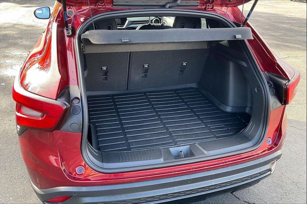 used 2025 Chevrolet Trax car, priced at $23,500