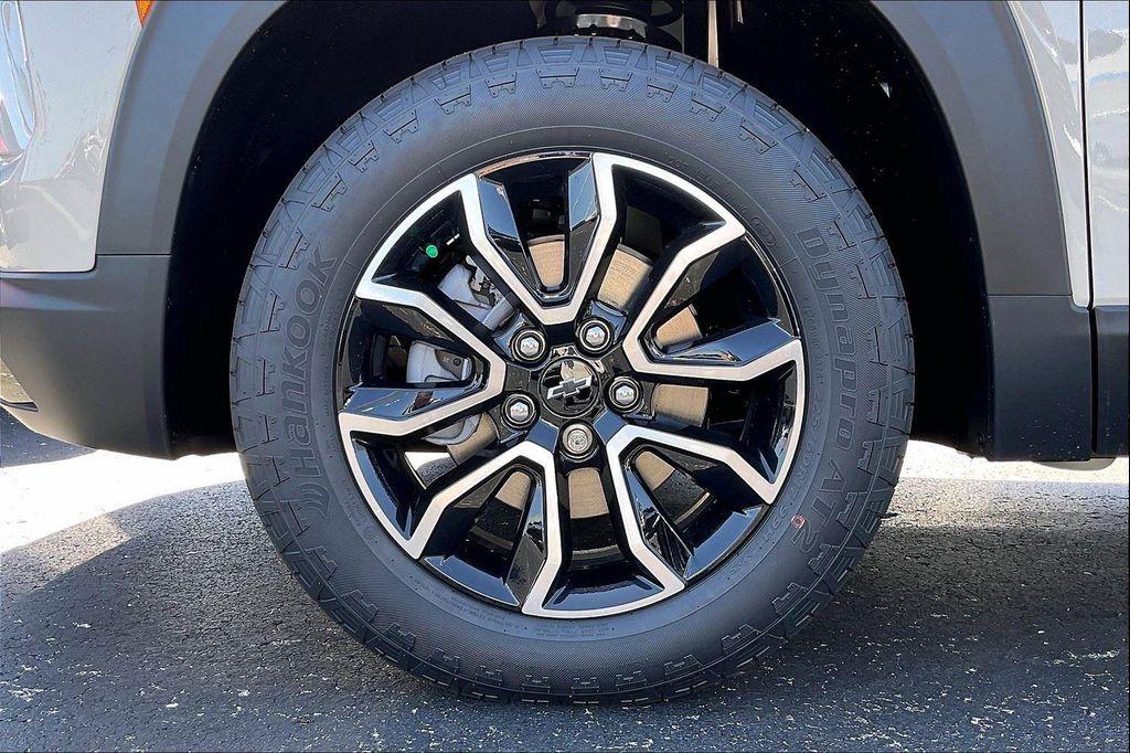 new 2026 Chevrolet TrailBlazer car, priced at $33,995