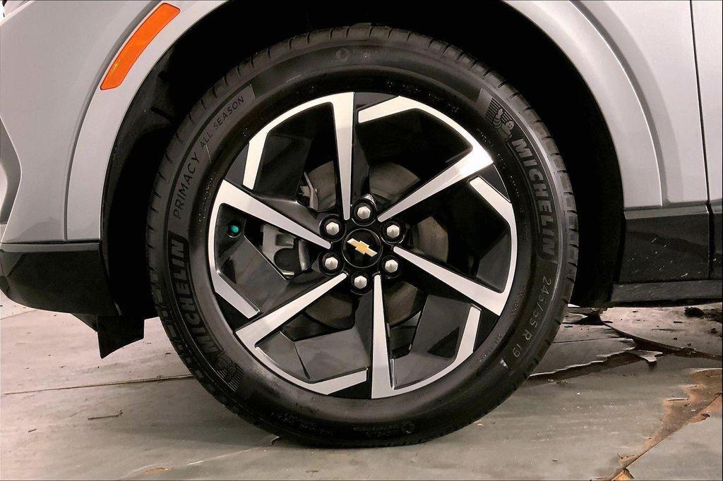 used 2025 Chevrolet Equinox EV car, priced at $23,000