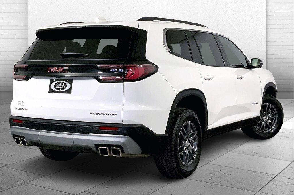 used 2025 GMC Acadia car, priced at $30,900