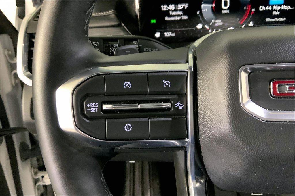 used 2025 GMC Acadia car, priced at $30,900