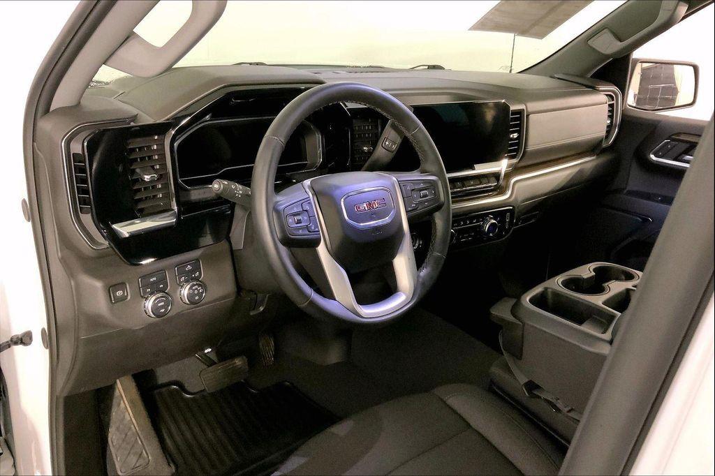 used 2024 GMC Sierra 1500 car, priced at $42,900
