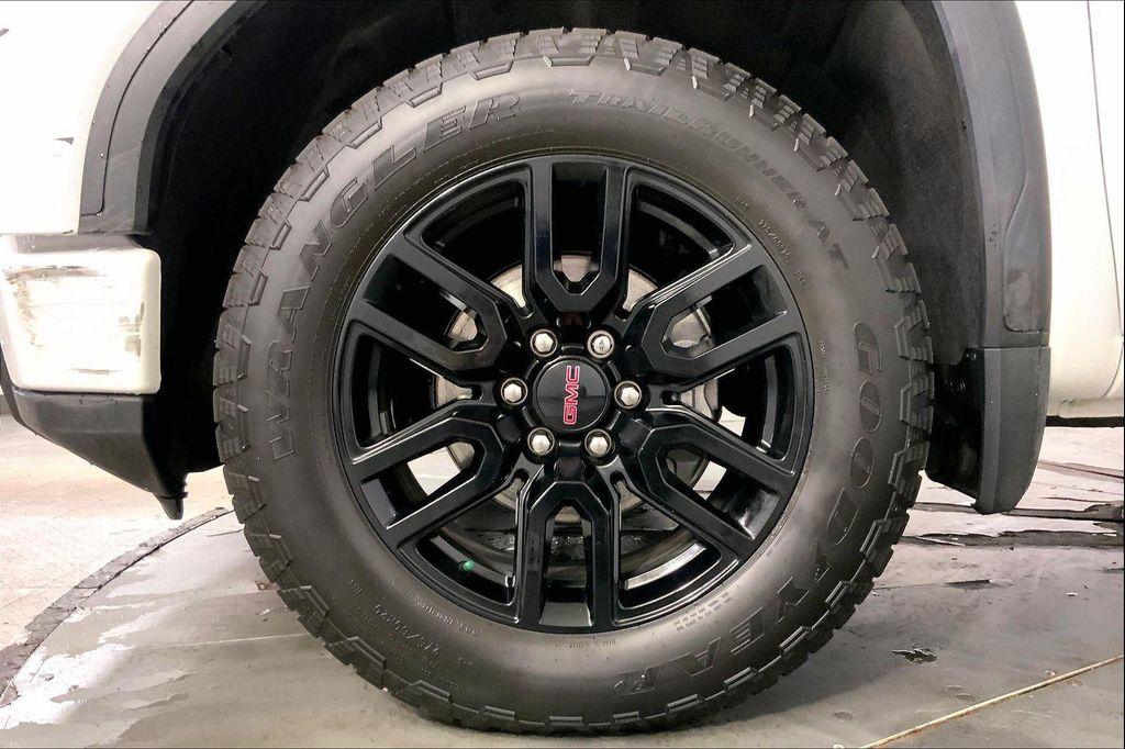 used 2024 GMC Sierra 1500 car, priced at $42,900