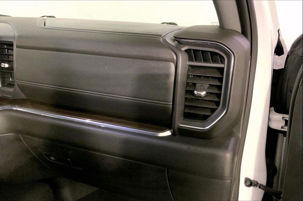 used 2024 GMC Sierra 1500 car, priced at $42,900