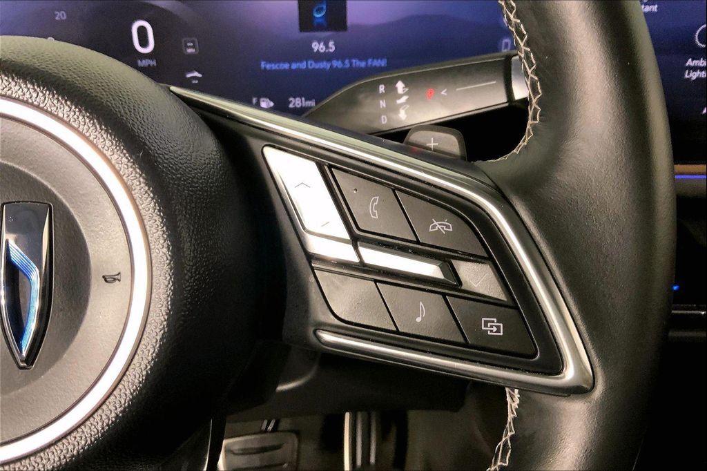 used 2025 Buick Envision car, priced at $28,900