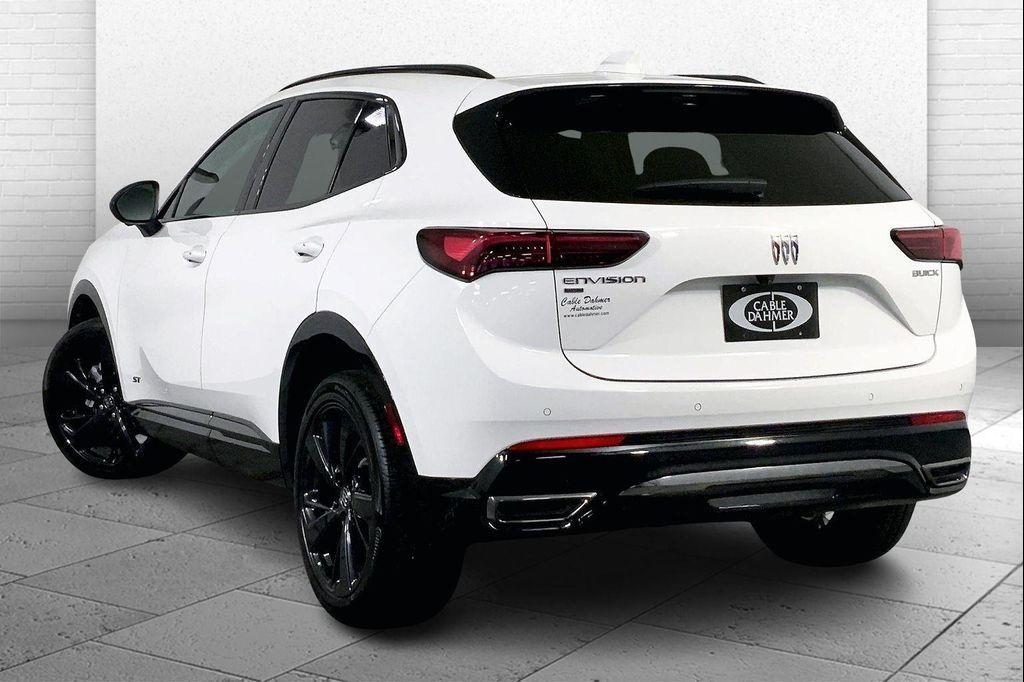 used 2025 Buick Envision car, priced at $28,900