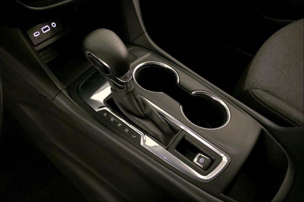 used 2022 Chevrolet Equinox car, priced at $19,300