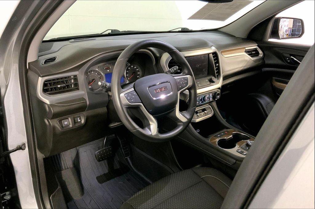 used 2023 GMC Acadia car, priced at $29,900