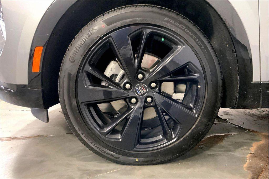 used 2025 Buick Envision car, priced at $29,900