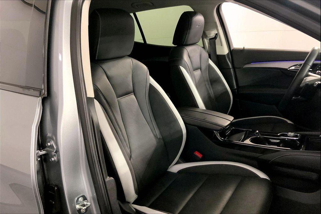 used 2025 Buick Envision car, priced at $29,900