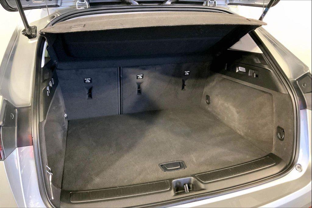 used 2025 Buick Envision car, priced at $29,900