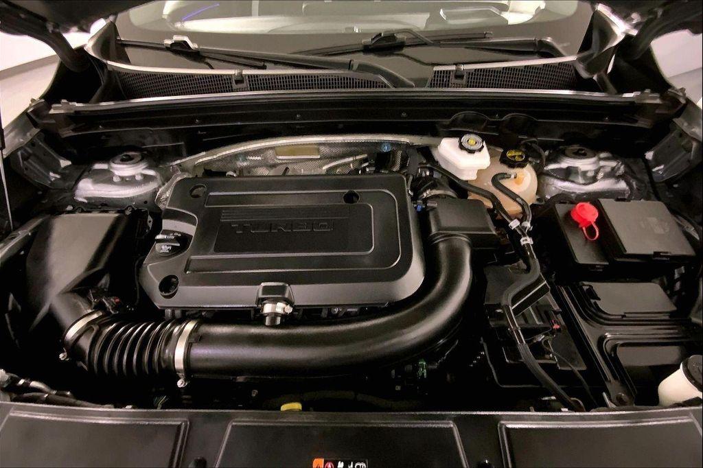 used 2025 Buick Envision car, priced at $29,900