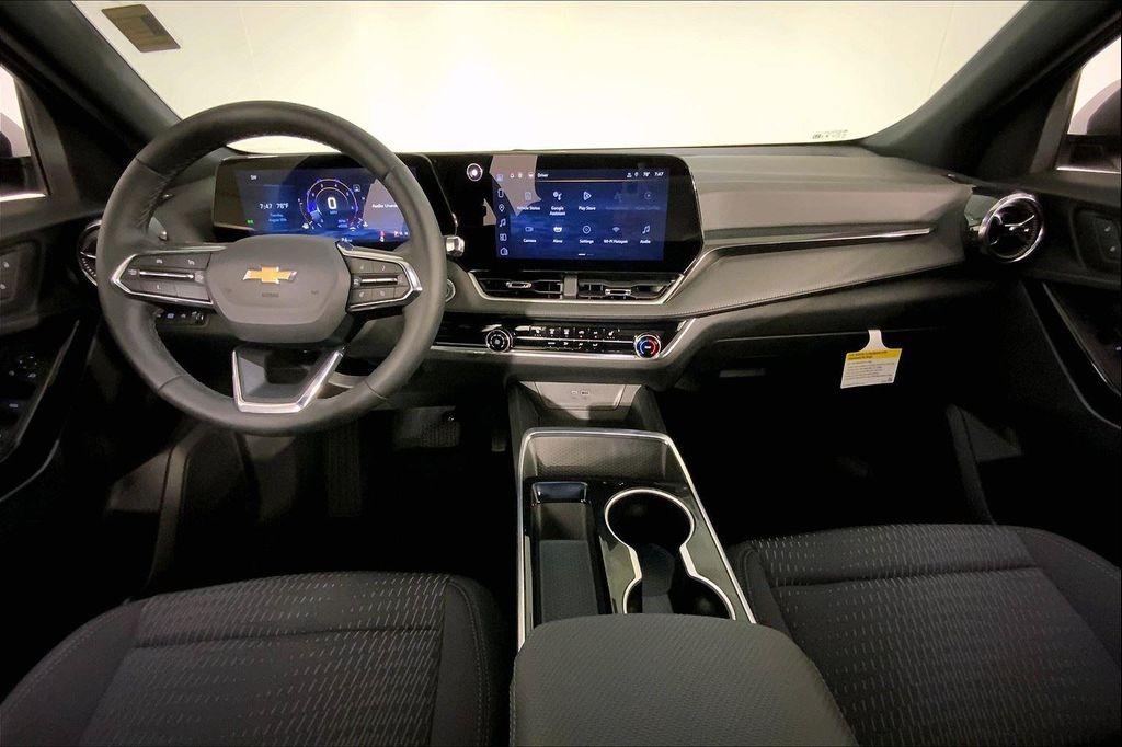 used 2025 Chevrolet Equinox car, priced at $30,300