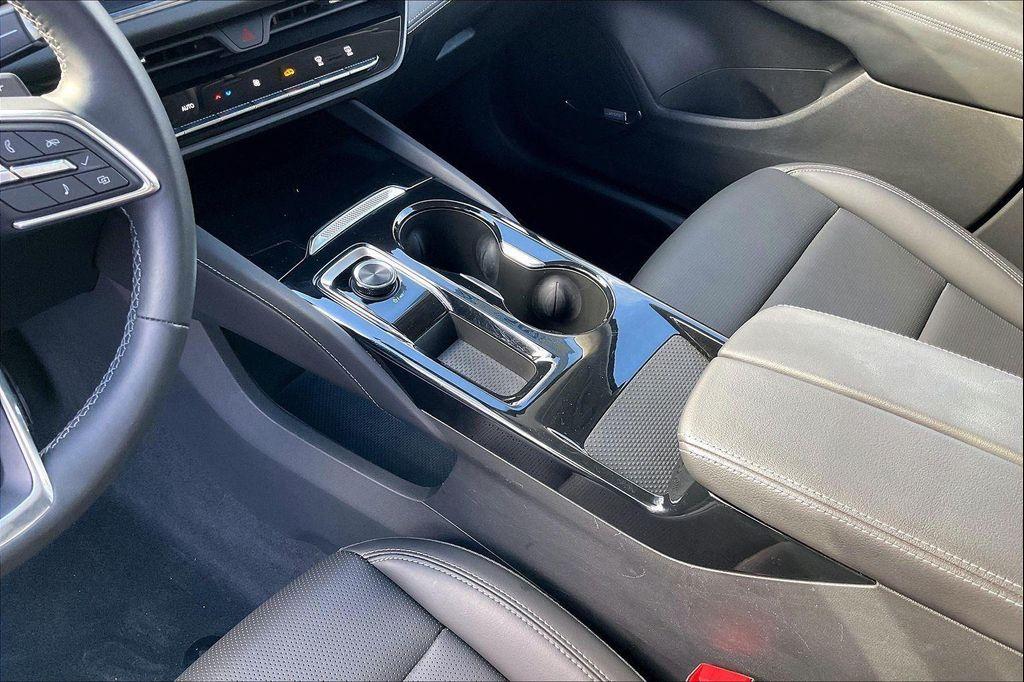 used 2025 Buick Envision car, priced at $26,900