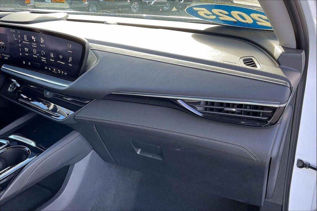 used 2025 Buick Envision car, priced at $26,900