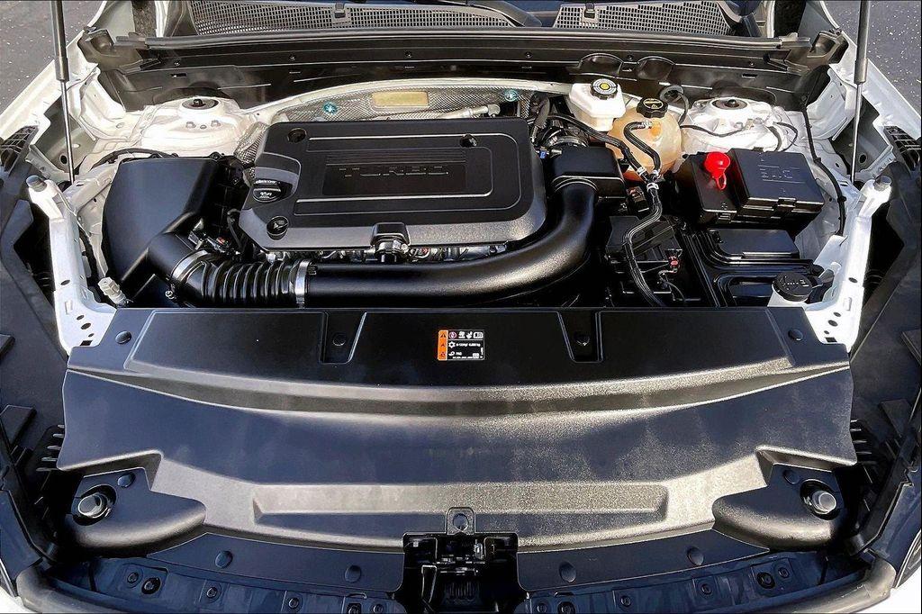 used 2025 Buick Envision car, priced at $26,900