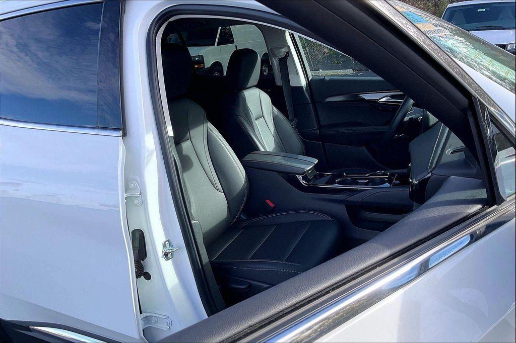 used 2025 Buick Envision car, priced at $26,900