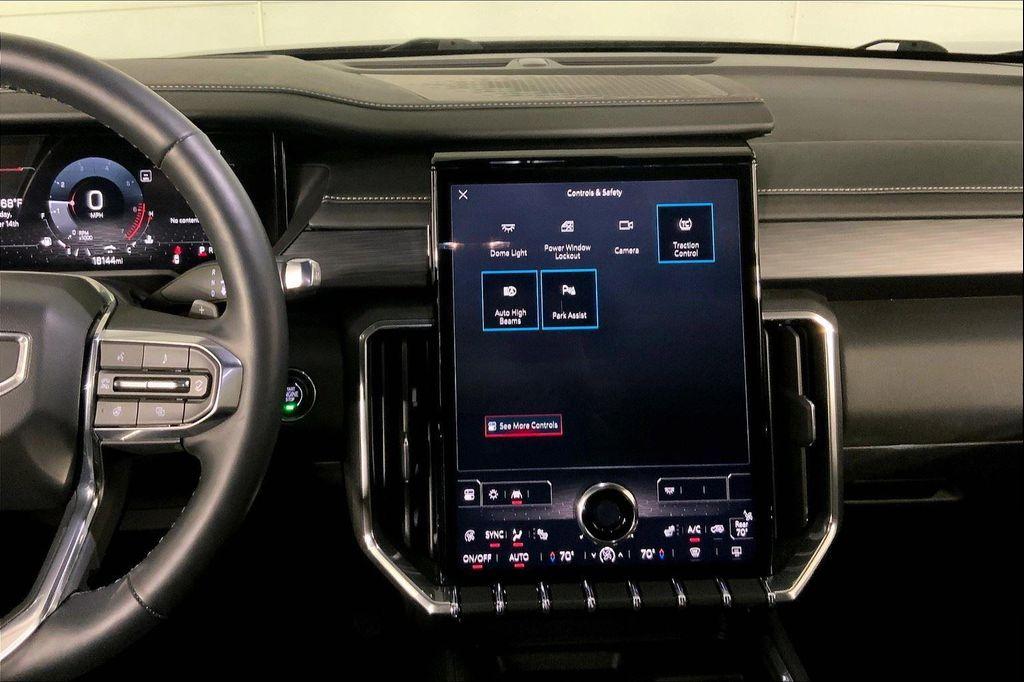 used 2025 GMC Acadia car, priced at $31,900