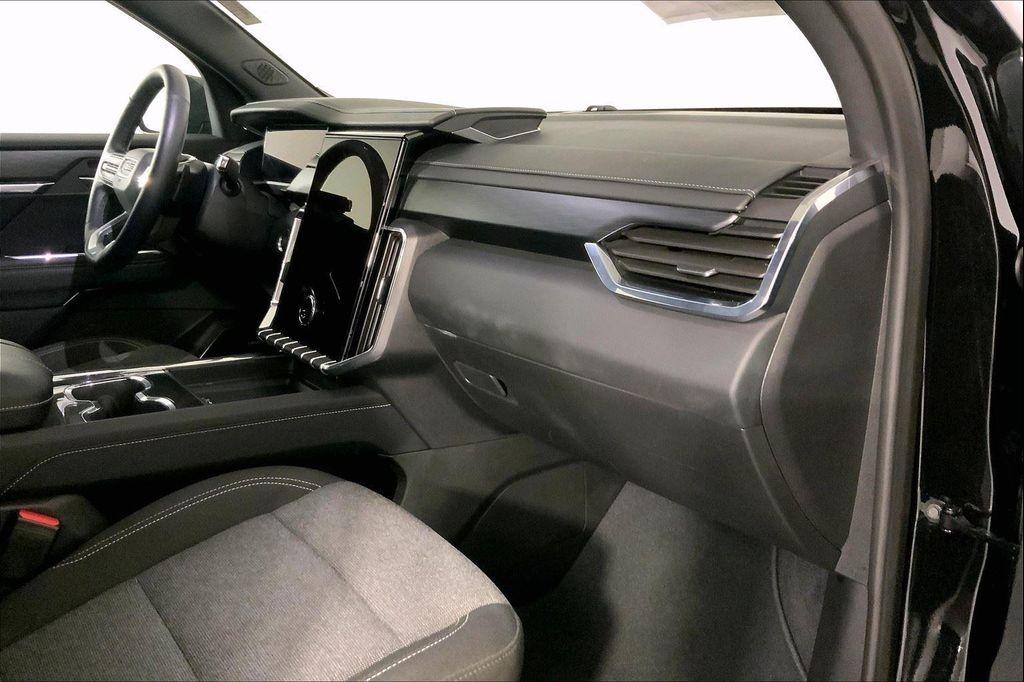 used 2025 GMC Acadia car, priced at $31,900