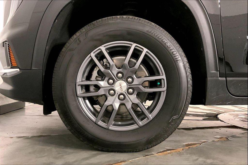 used 2025 GMC Acadia car, priced at $31,900